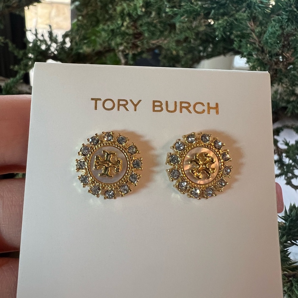MOONDANCE CRYSTAL STUD EARRINGS